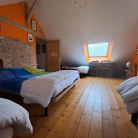 Maison Entiere Holiday home Mezieres-sur-Ponthouin