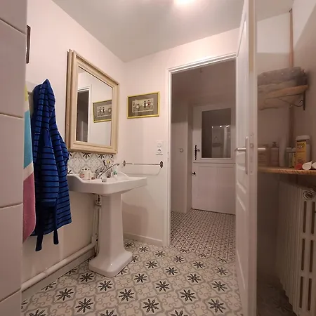 Holiday home Maison Entiere Mezieres-sur-Ponthouin