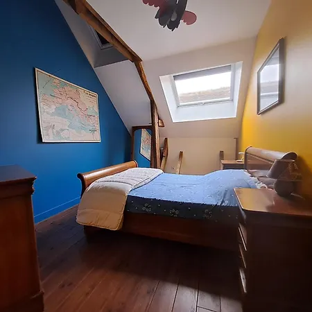 Holiday home Maison Entiere Mezieres-sur-Ponthouin